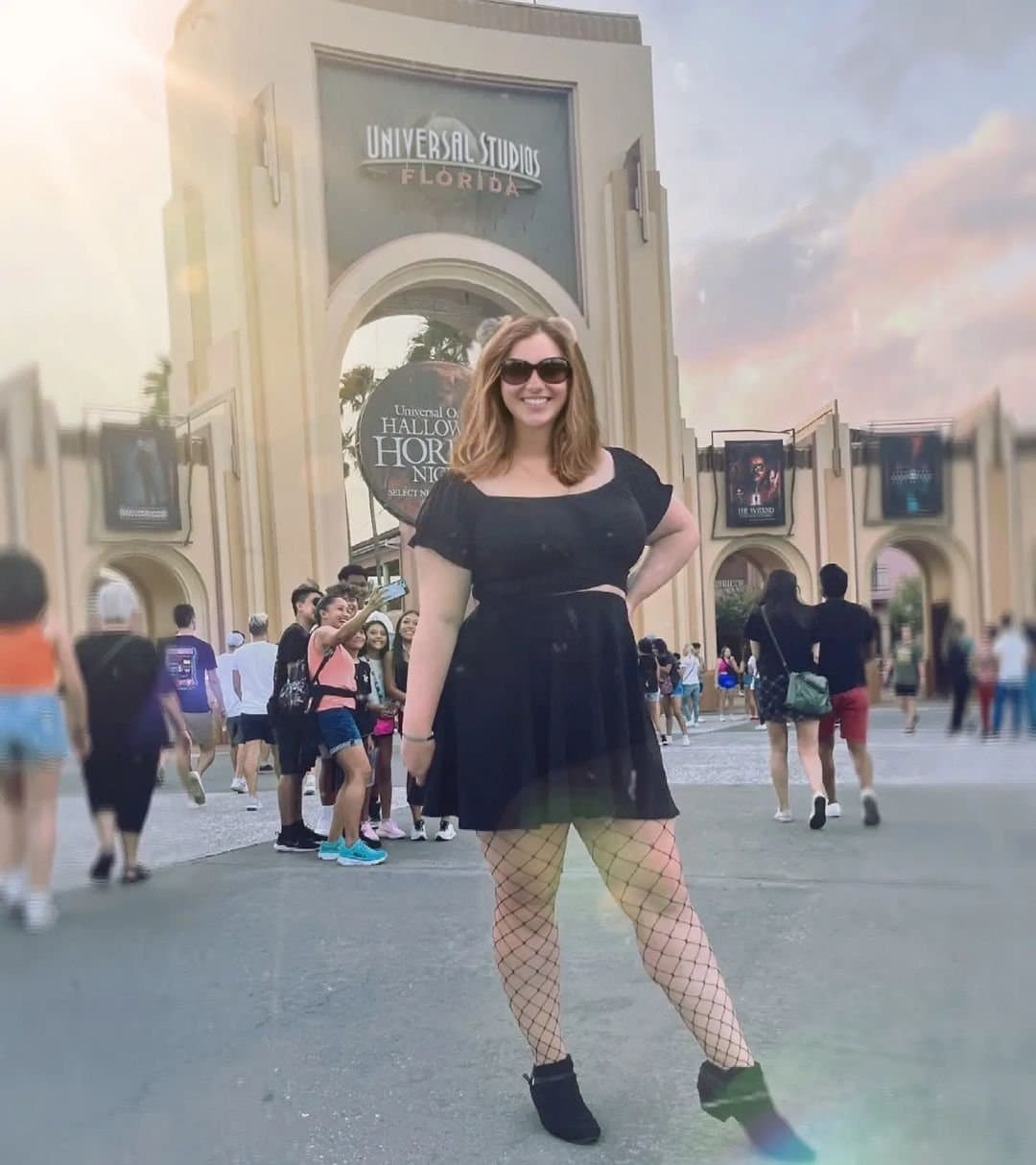 Click to view full size Dumb flat ass slut Rachel