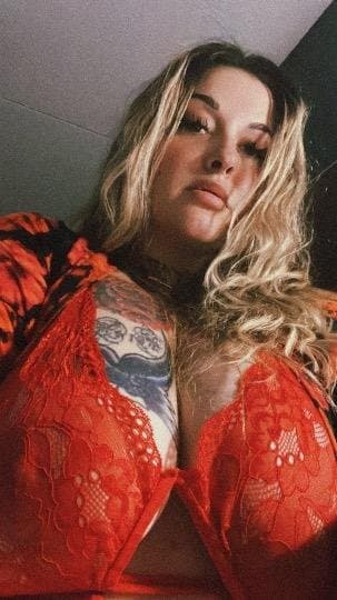 29 year old tattoo bfw Mariah Escort that I f yesterday good head head and doggy throat big p