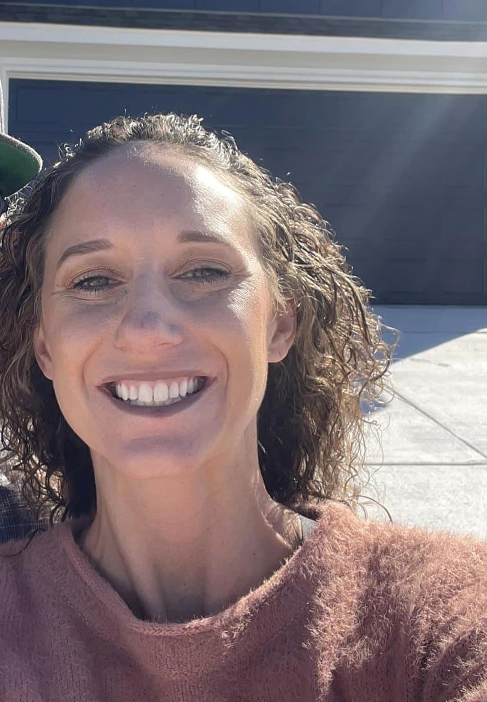 Was nice of her friend to give her a shot out before she showed her titties for the G G W camera