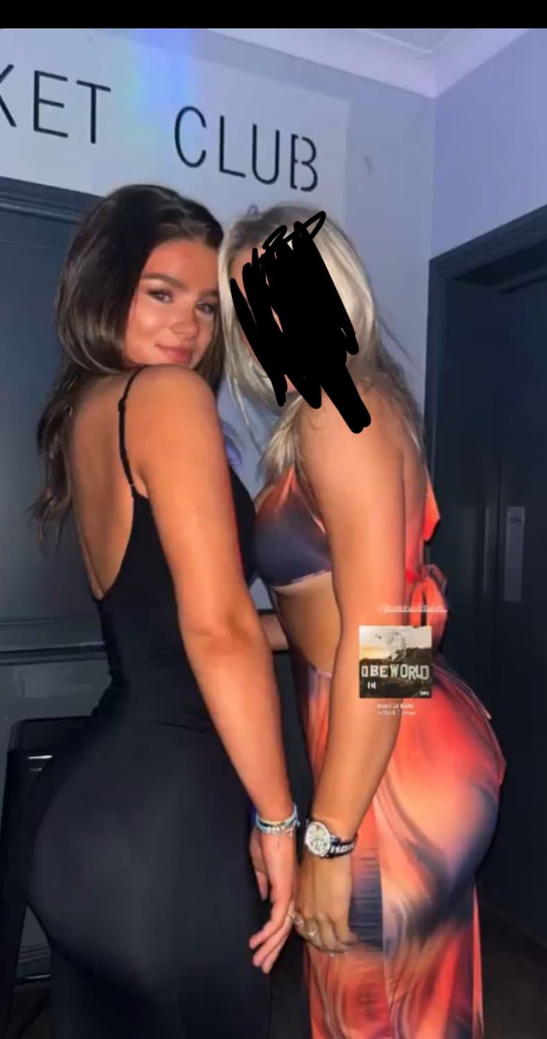 Click to view full size British Big Booty Brunette 18 Years Old Slut Abbie