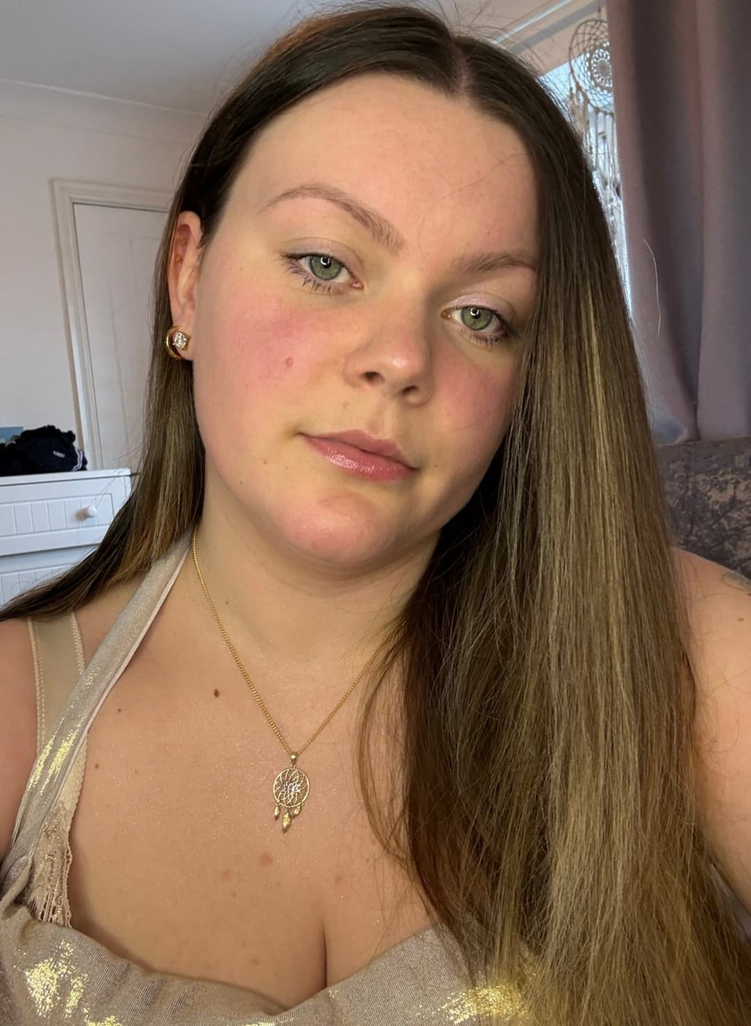 There’s sexy and then there’s oiled up pregnant sexy