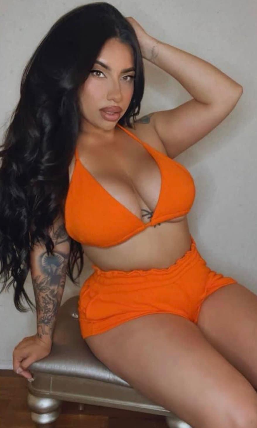 Thick phat ass petite latina deserves to be covered in cum