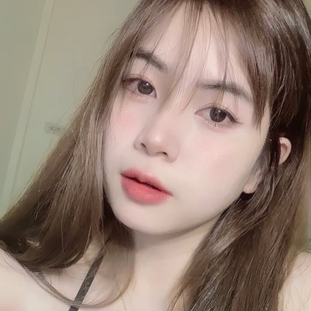 Gift a beautiful curvy girl with large breasts