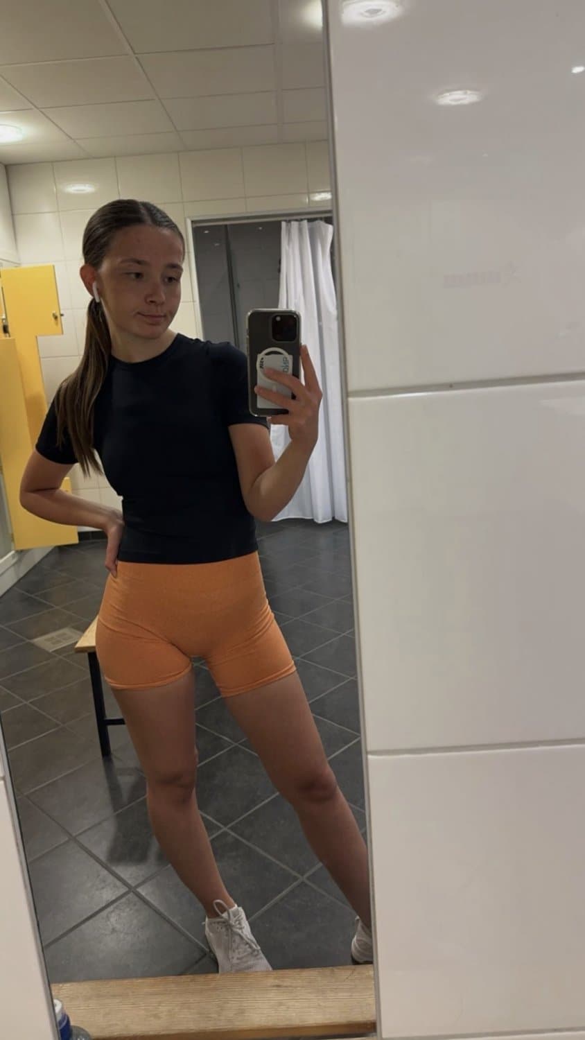 Make me regret sharing my girlfriend Kik throwaway66600