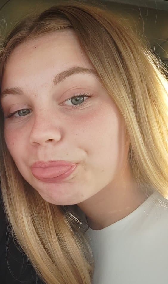 Websluts Isabela and Nikola 18yo from czechia