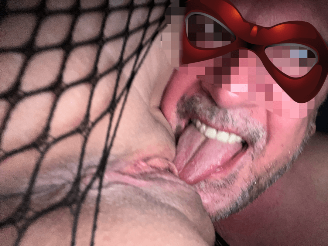 Captain Lick (I love to lick pussys)