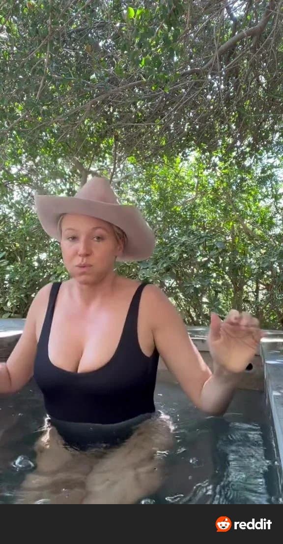 Sexy big titty blonde slut Jewel Kilcher. Jerk and goon.  Great tits and plays music too.