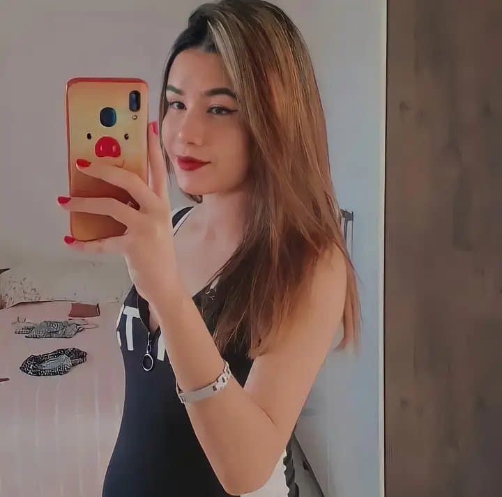 Adria magna irmã de @ndreza Magd@ mostrando bucetinha