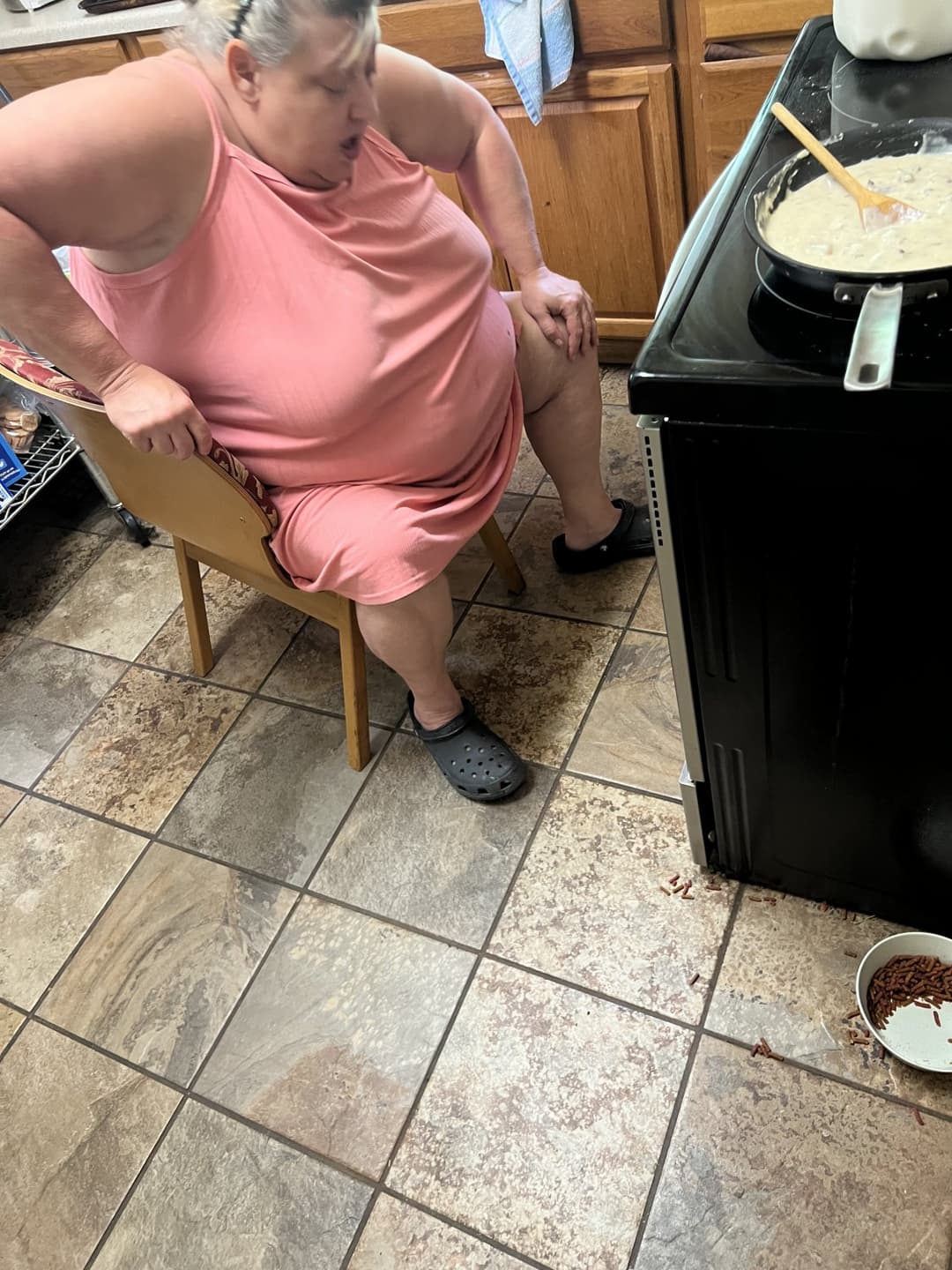 Real ssbbw mom candid too fat to stand and cook but fat enough to fuck