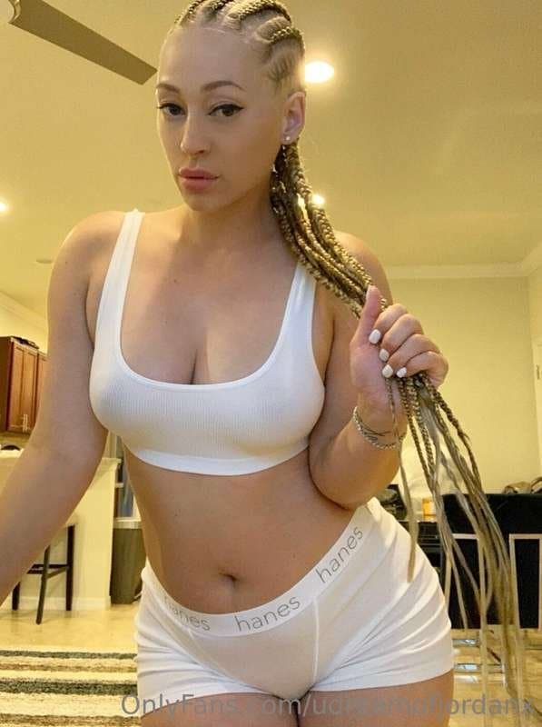 Long Tongue Thick lil Snowbunny pt1