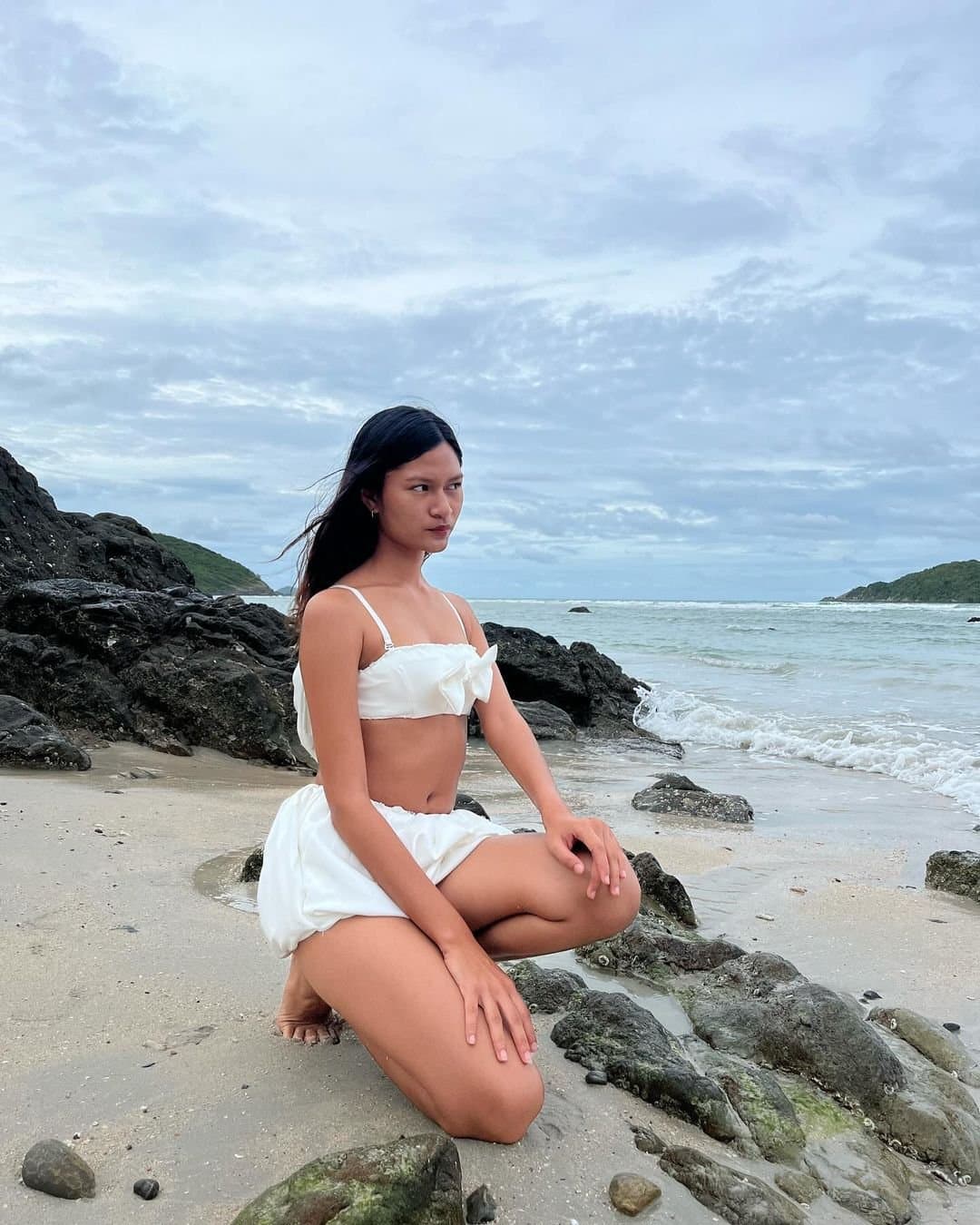 Cute rookie Asian Model want Rich Attention (To Get fuck)