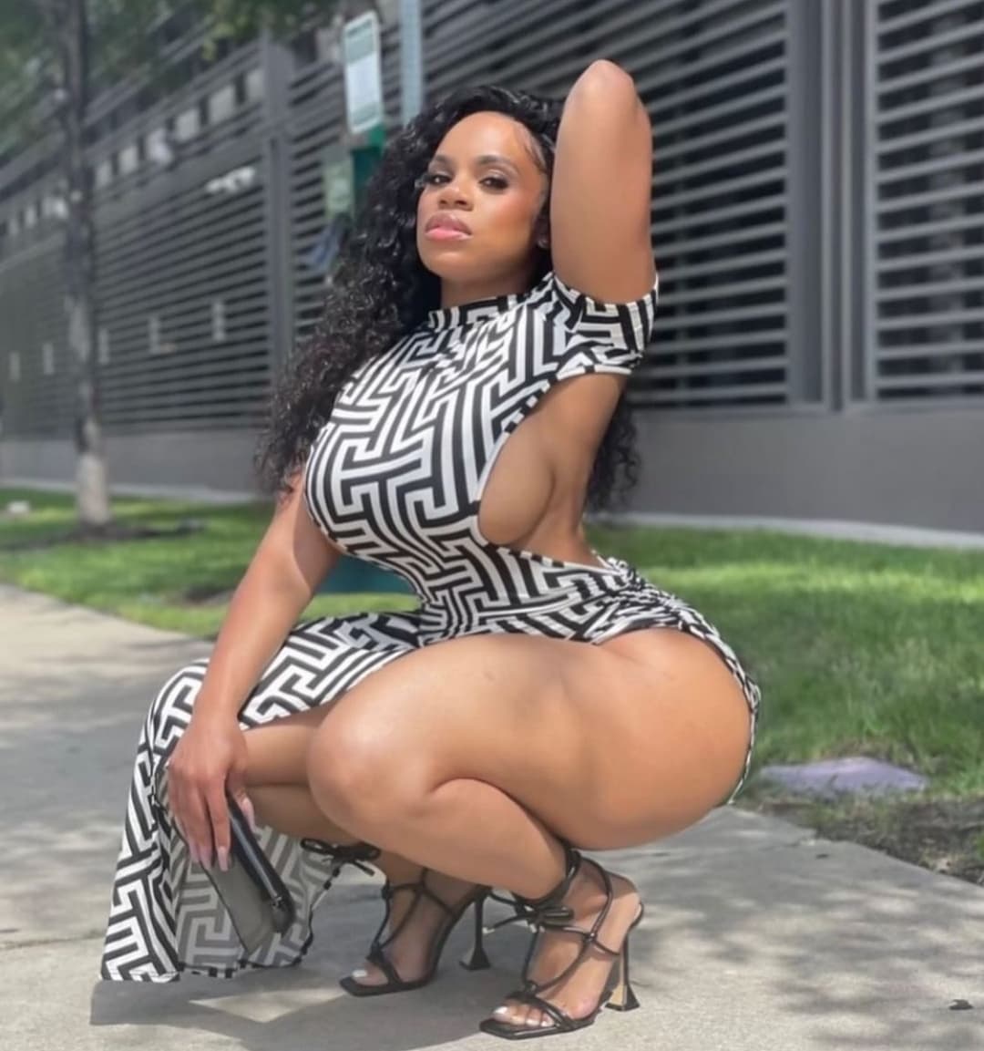 Dominique Chinn Preta Cavala Muito Gostosa