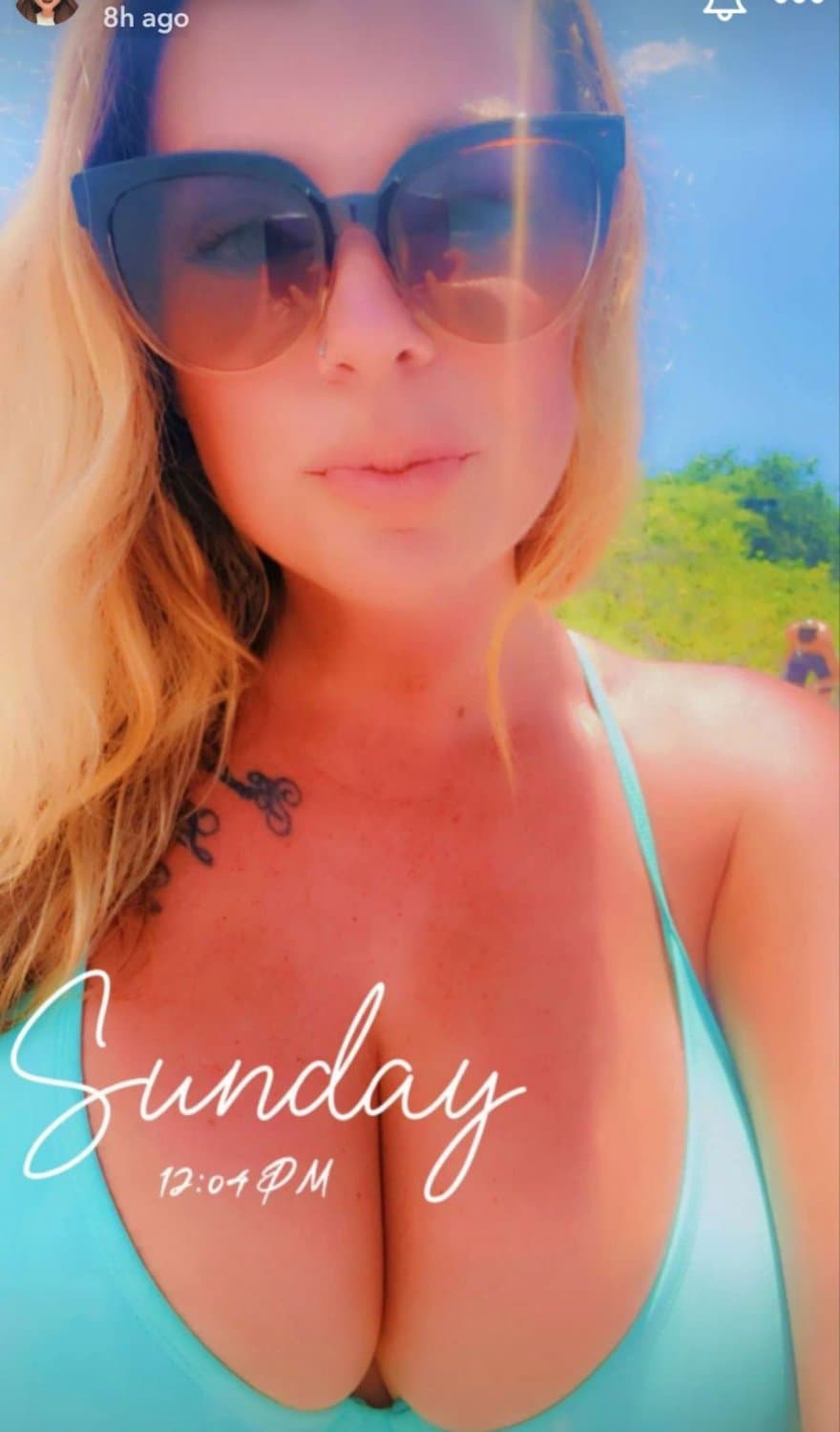 Click to view full size Mandy getting shown for the world. Use her good.