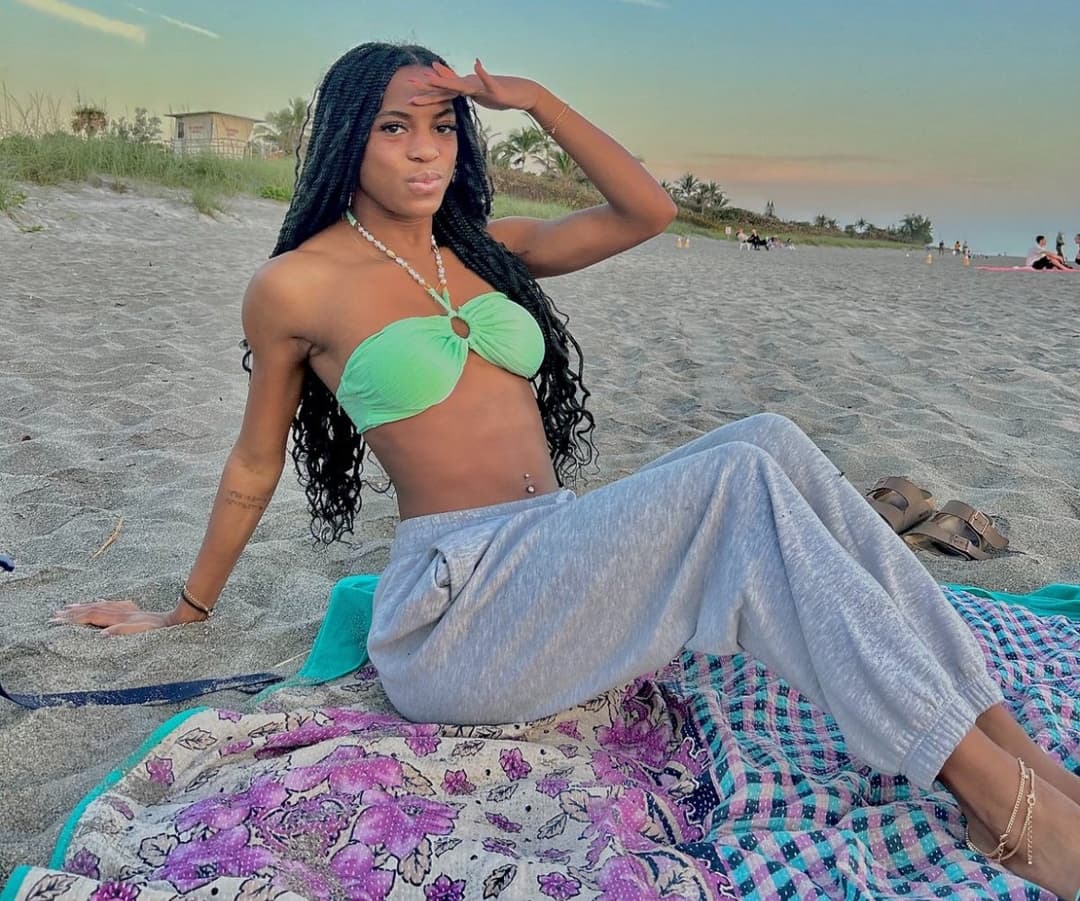 Ebony College Athlete Katiana (Bikini)(Uniform)