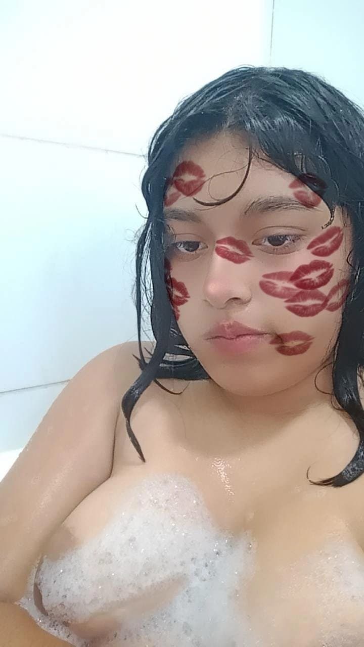 Click to view full size Between my tits I can masturbate you while I suck your cock ?❤️?