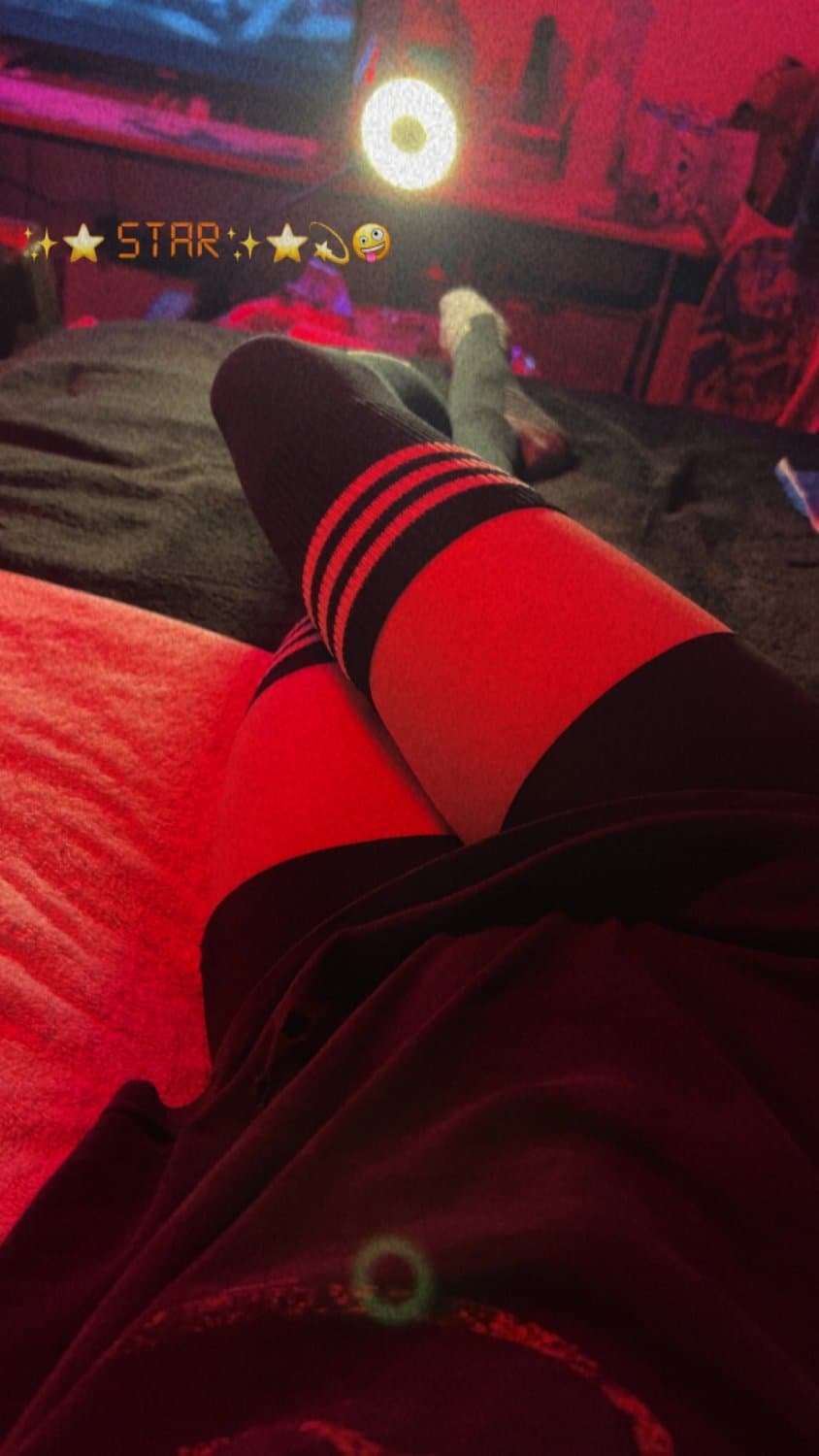 Bored trans fem got bored and needs your help ???