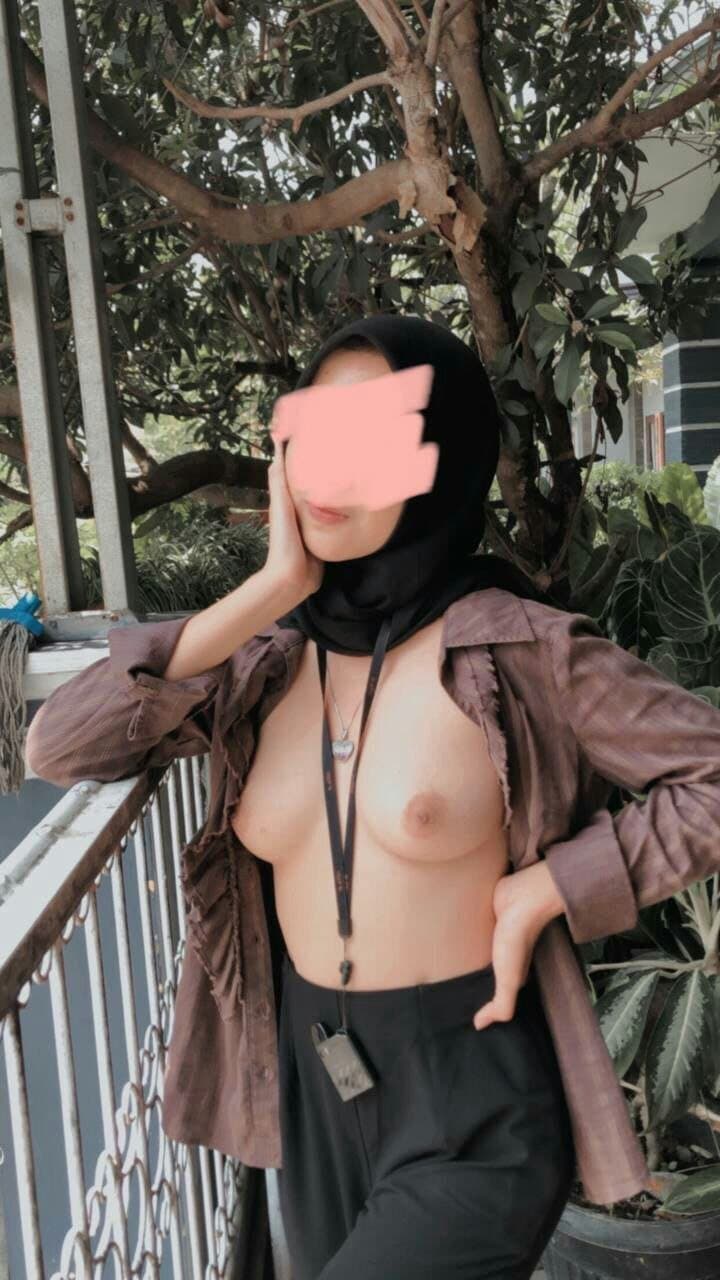 Viral indonesian girl photoshoot??