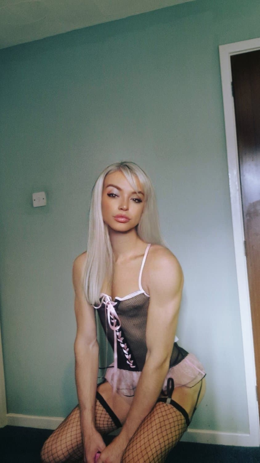 Slutty gay femboy sissy... follow my insta JB56745 JamesB. A tick on the pp, priv account