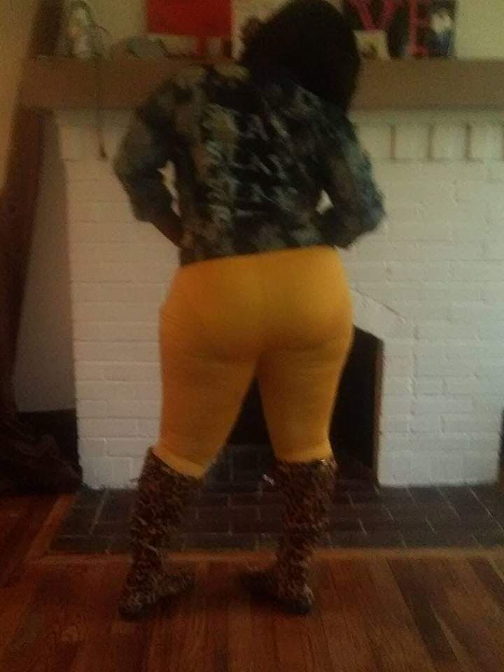 Freaky Bi Bbw Auntie (She need to start a only fans) I would not pull out 19