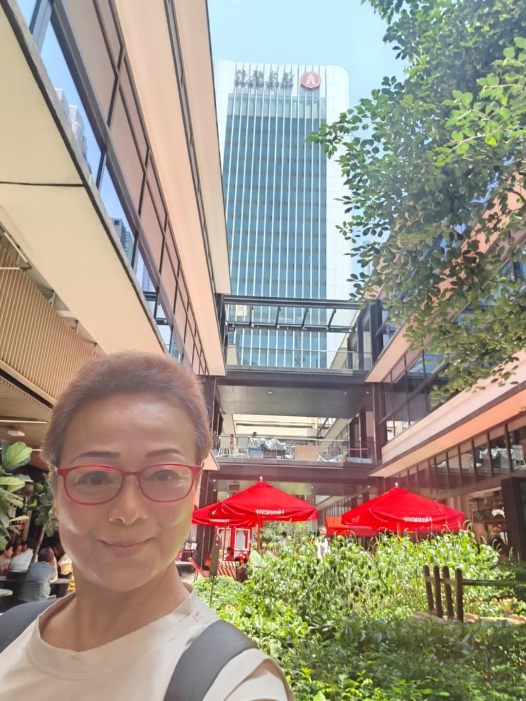 Hongkong mature horny businesswoman