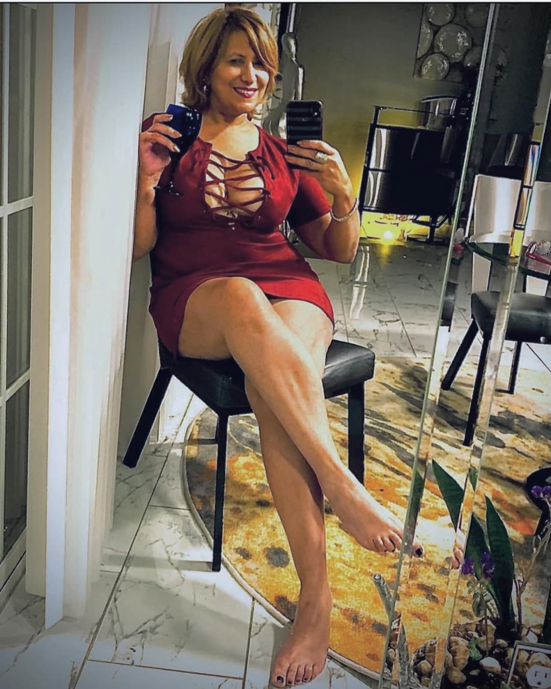 Thick Gilf flight attendant