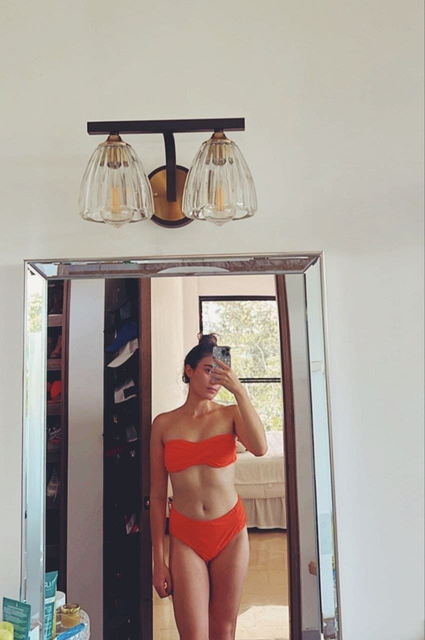 Puta exhibida por cornudo, está rica está zorrita