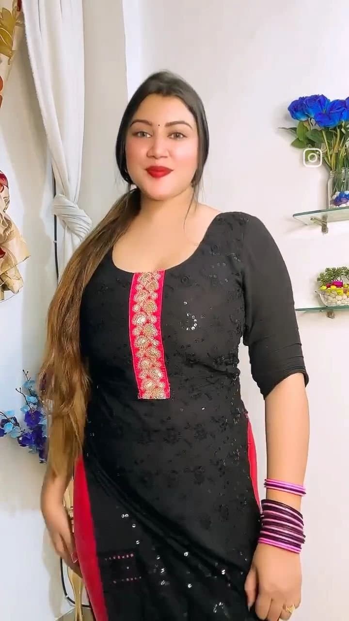 Beautiful Indian busty girl Anjali Joel