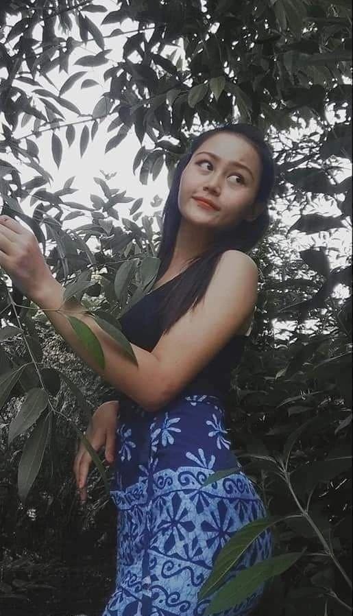 -myanmar cute girl sex chat and masturbate.