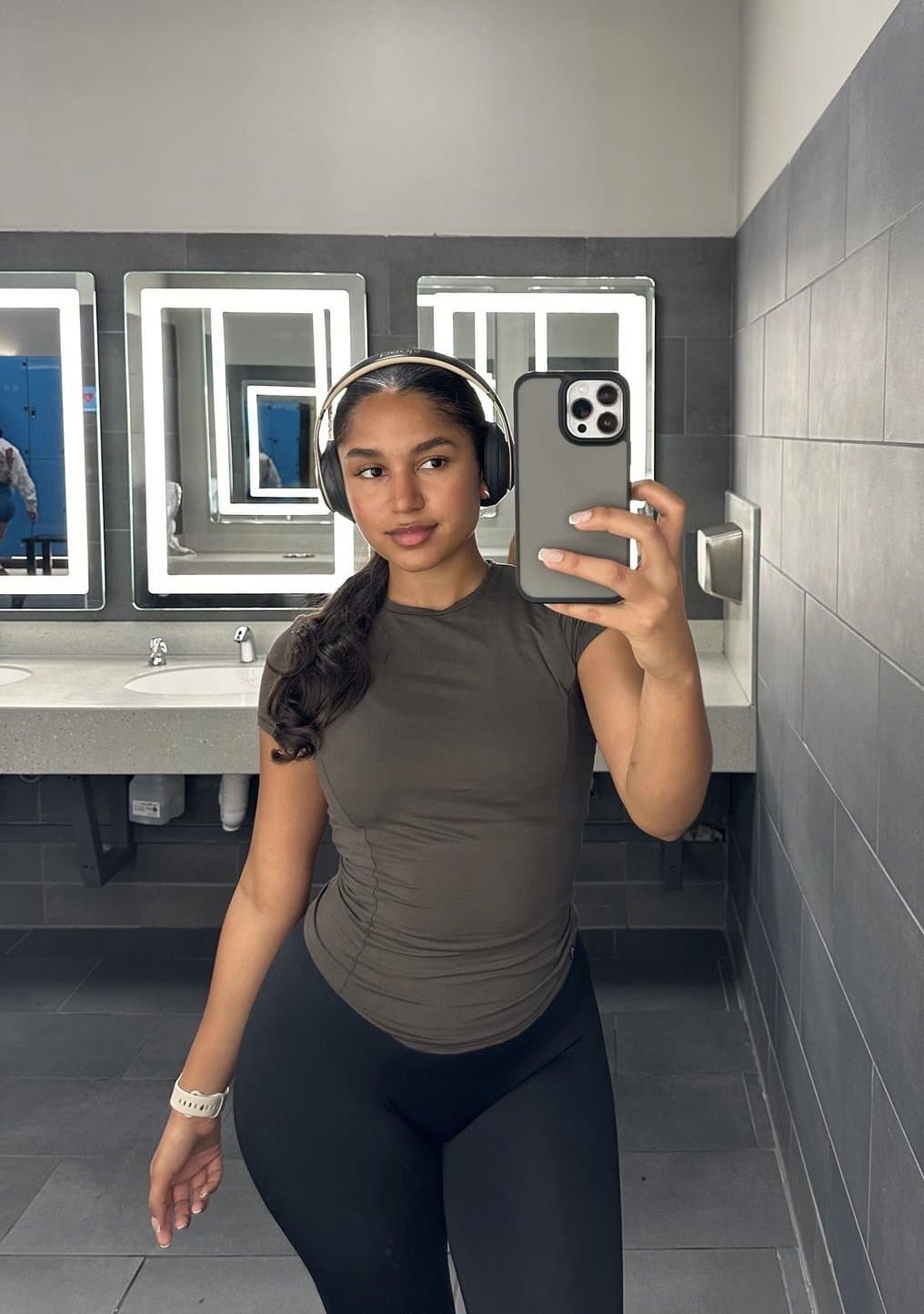 sexy 18 yr old dominican mami college freshman with perfect ass.