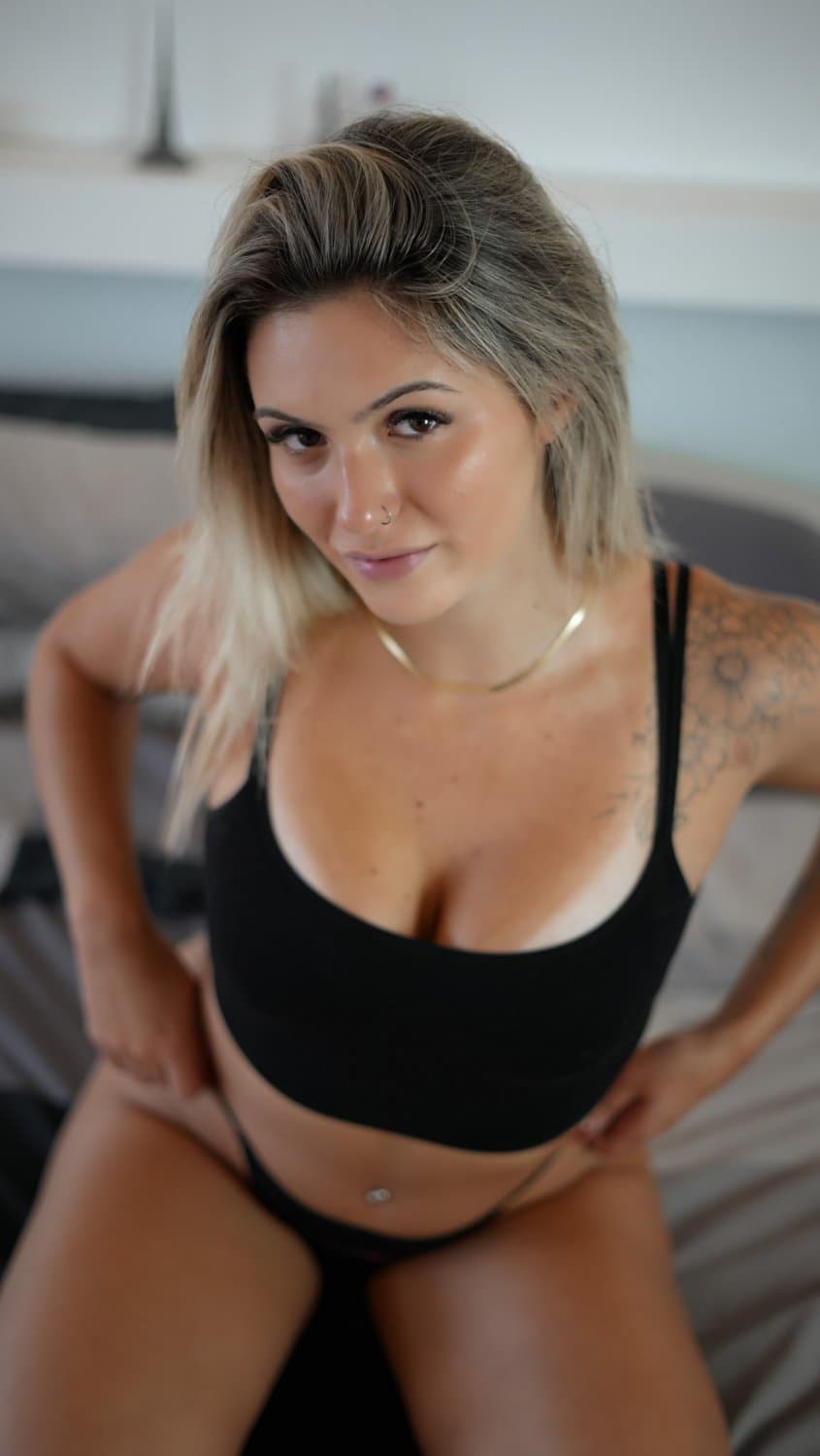 Hey handsome! Would you like to come over