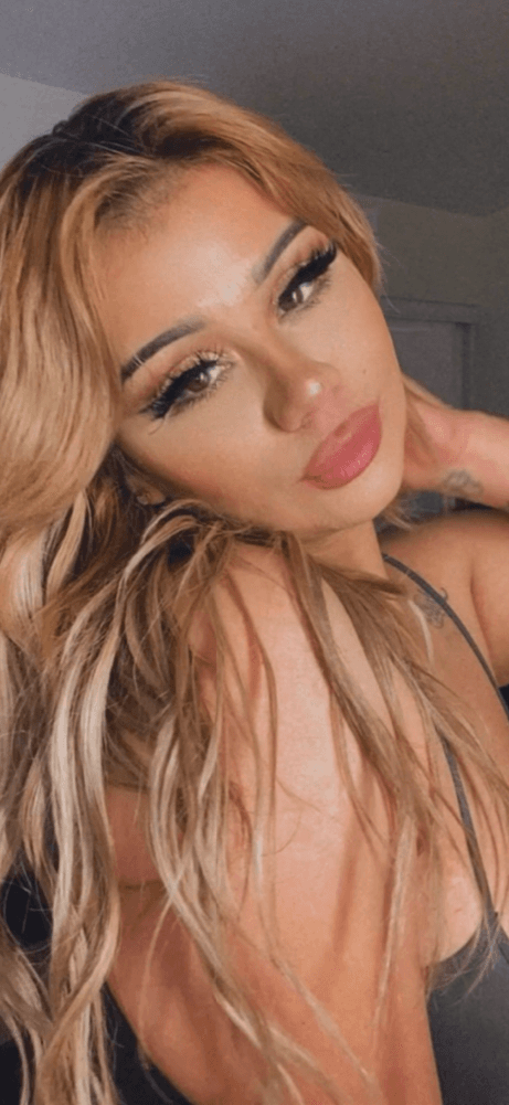 Samantha this bitch gives nasty head