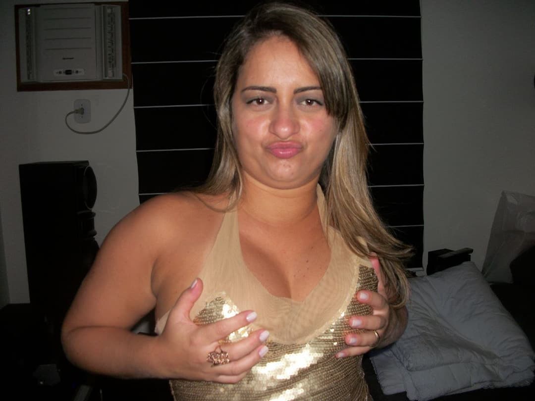 Michele safadinha a enfermeira ninfomaníaca do Rio de janeiro tá cheia de fome de pica