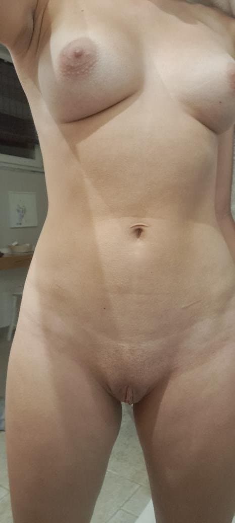 German sub Johanna - perky tits, slim body, smooth pussy