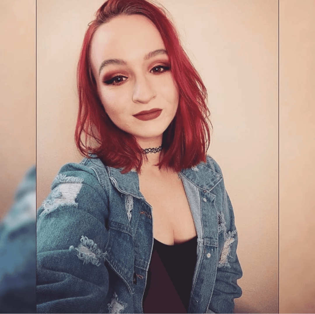 Sexy little Goth Bitch would be so satisfying to double stuff. Great titties too.