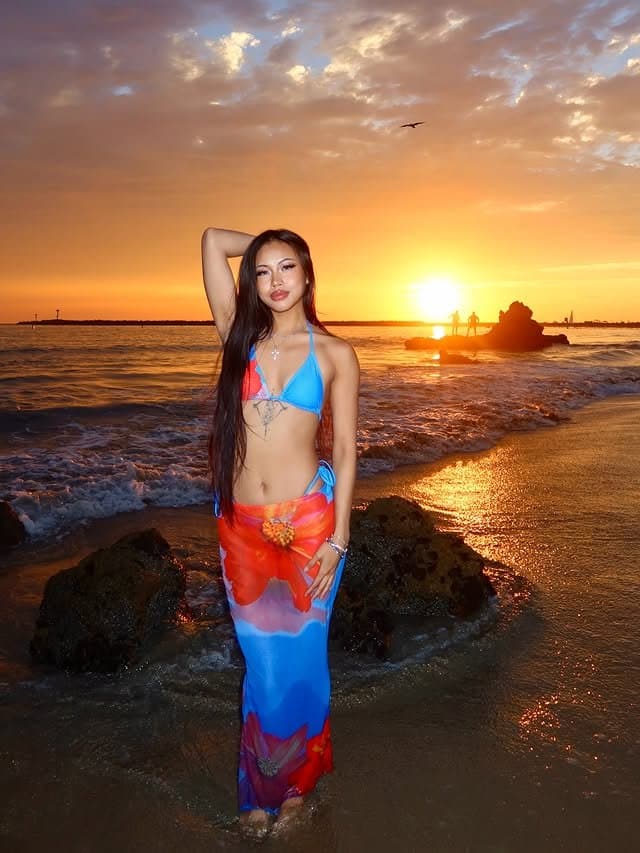 Sexy phat ass ABG teen Noelle