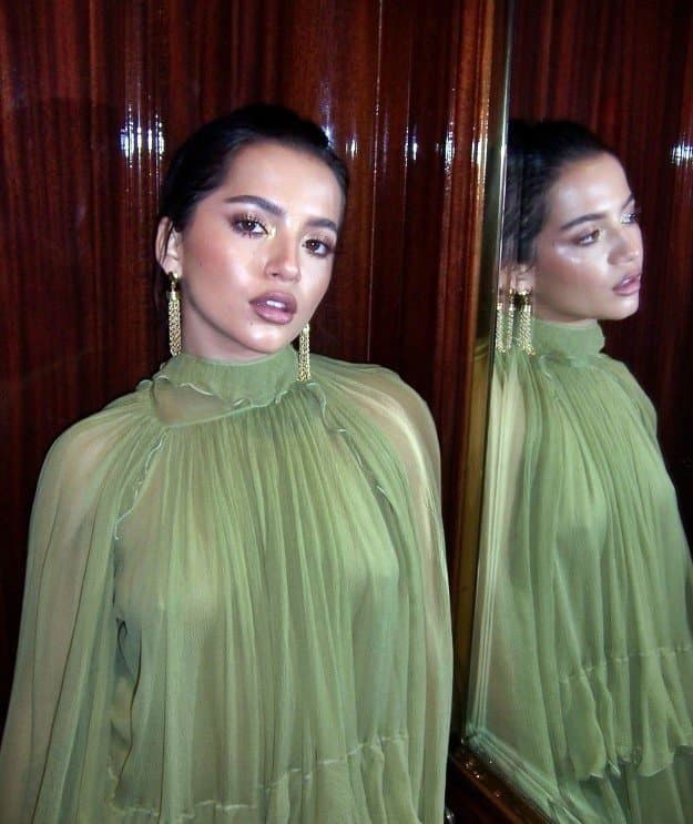 Click to view full size HOT CELEBS