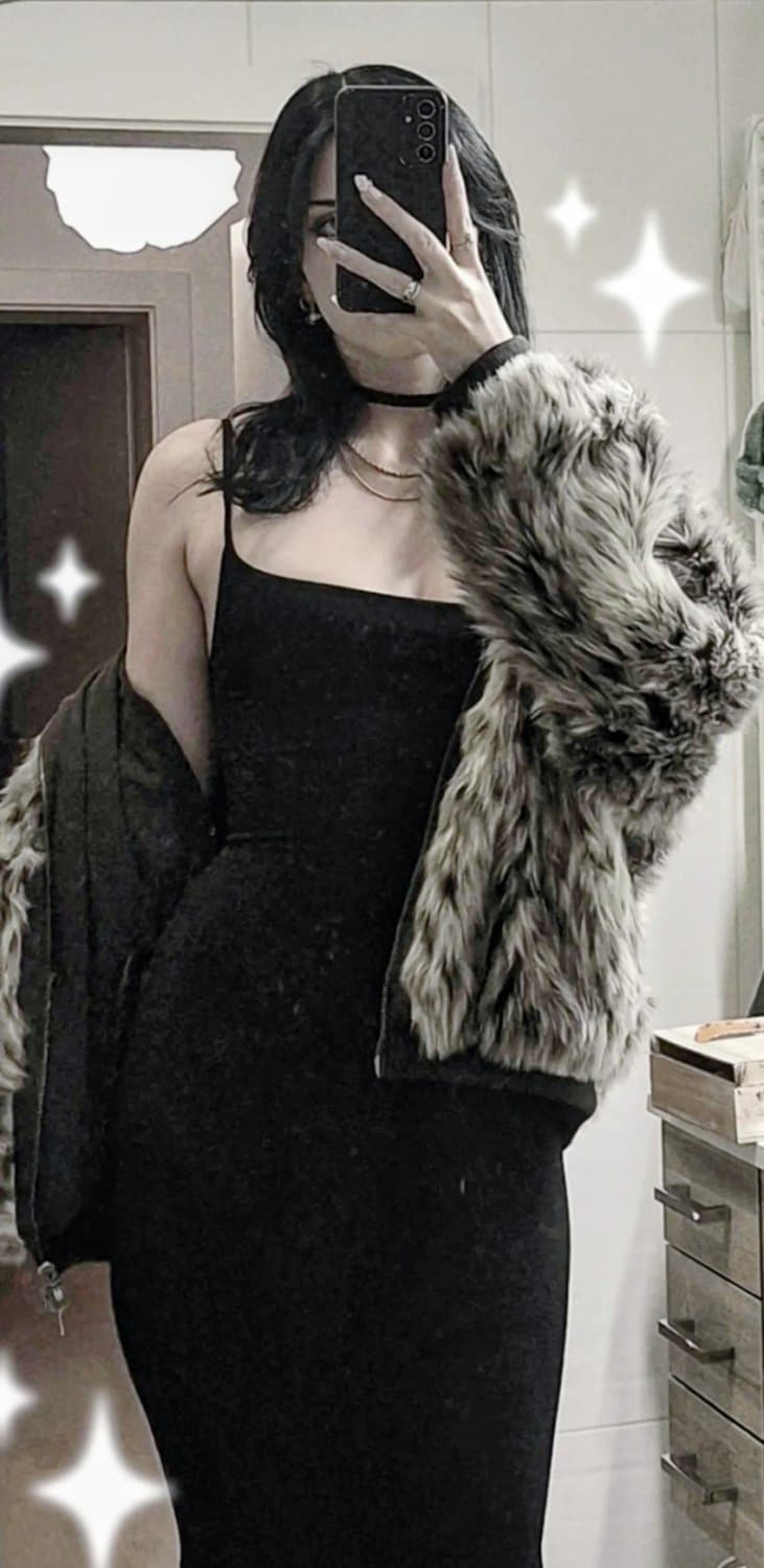 Creepy dark haired IRL goth girl Jana. You know this bitch got a slutty side