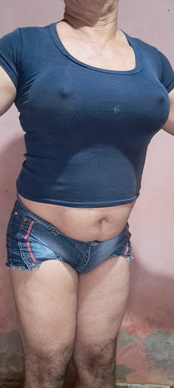 mostrando meu cuzinho