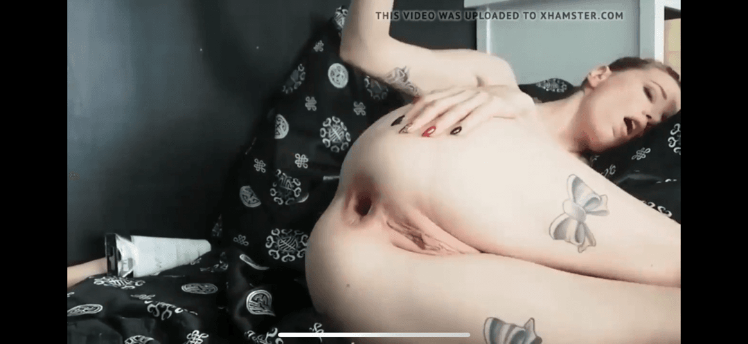 Hot Geisha purple dildo play ?