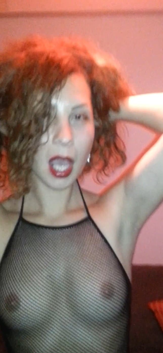 Click to view full size Horny wife amateur slut wife sucking