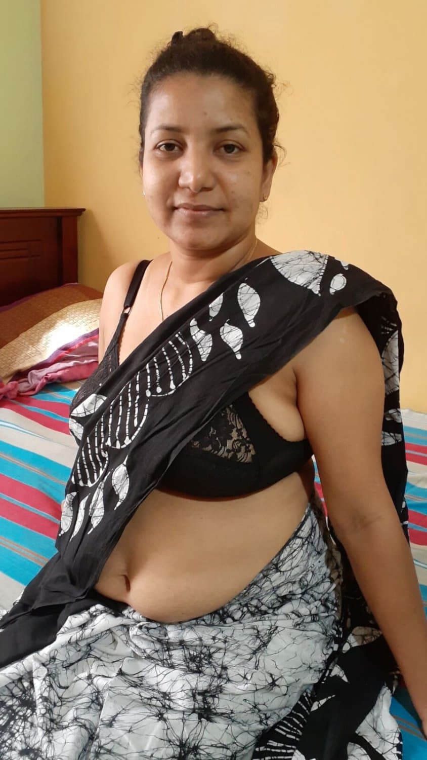 sri lankan sexy aunty dhanushika