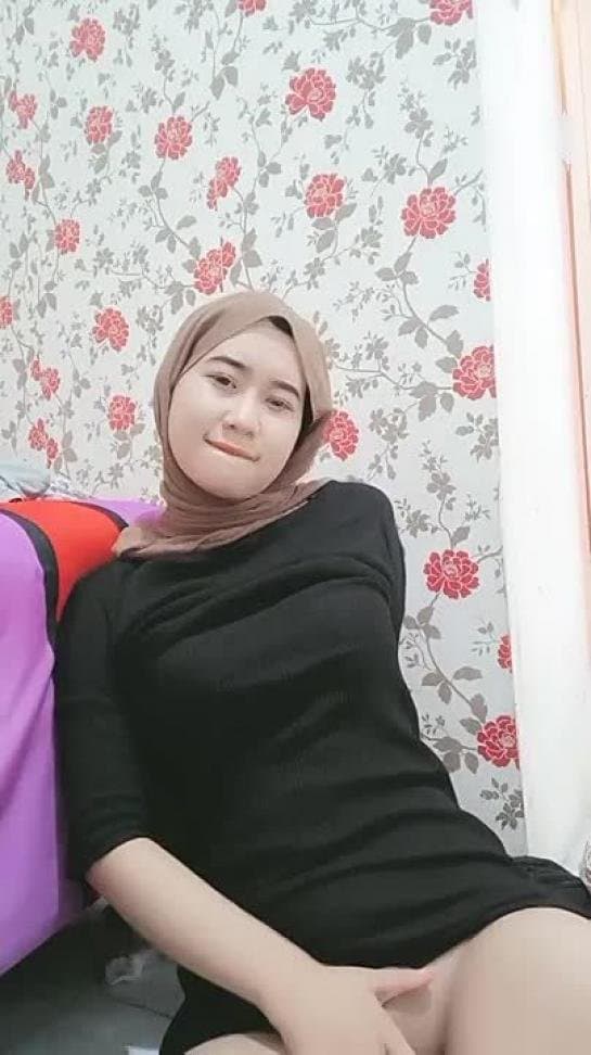 14823323-hijab-viral-indonesia-terbaru_296x1000