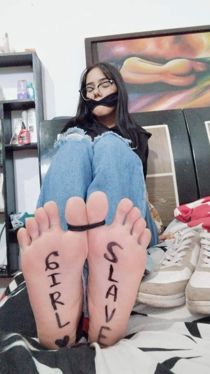 egirl shows her feet for you