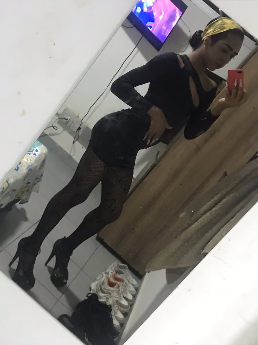 Candy Bigcock Sexy SHEMALE