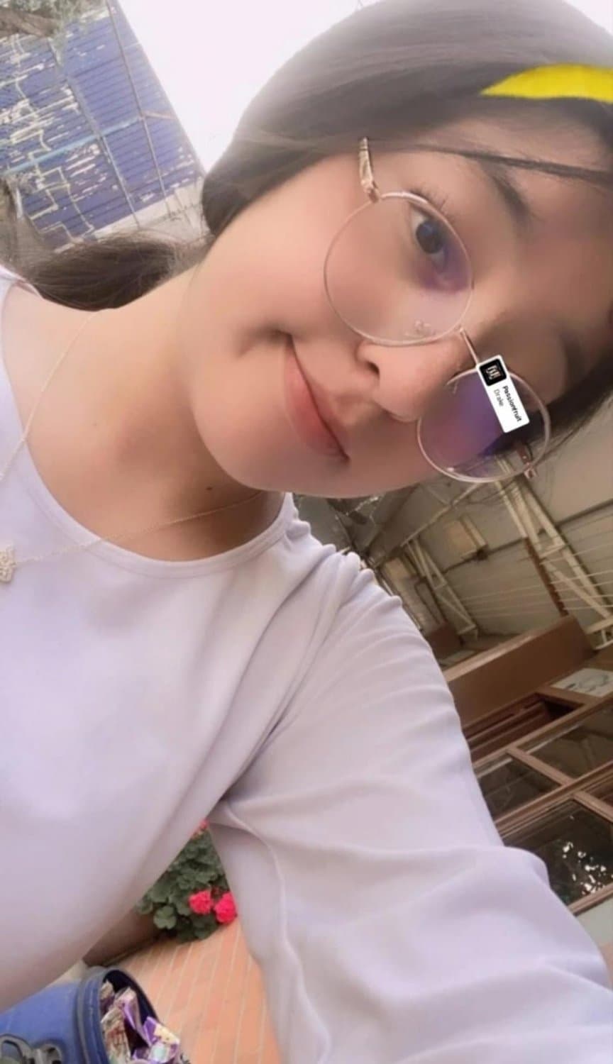 Melany Dayana morrita pendeja que es adicta a la verga y le gusta exhibirse, que opinan de ella ?