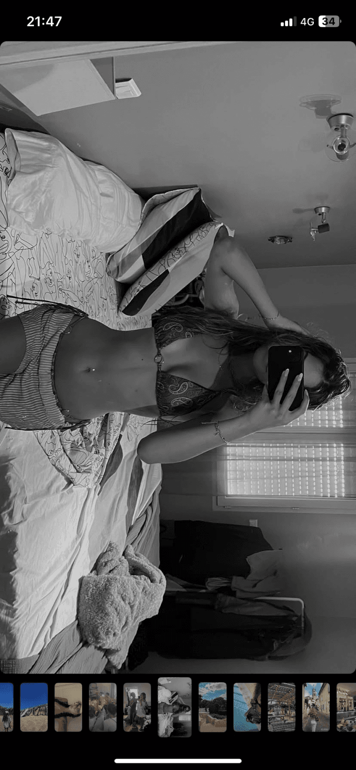 Click to view full size Maia et sa pote Mathilde veulent avaler du sperme