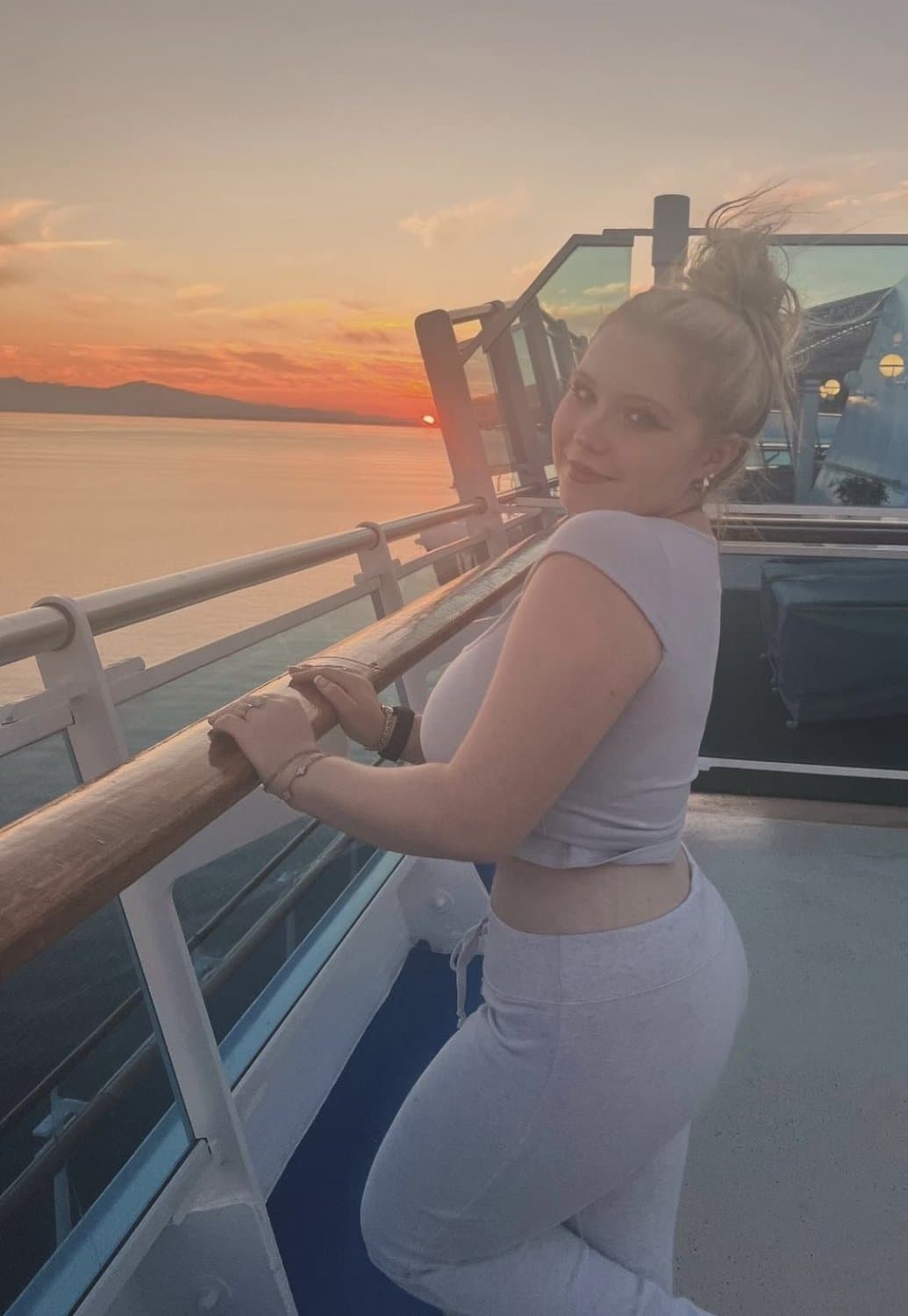 Click to view full size Barely Legal Teen Sadie