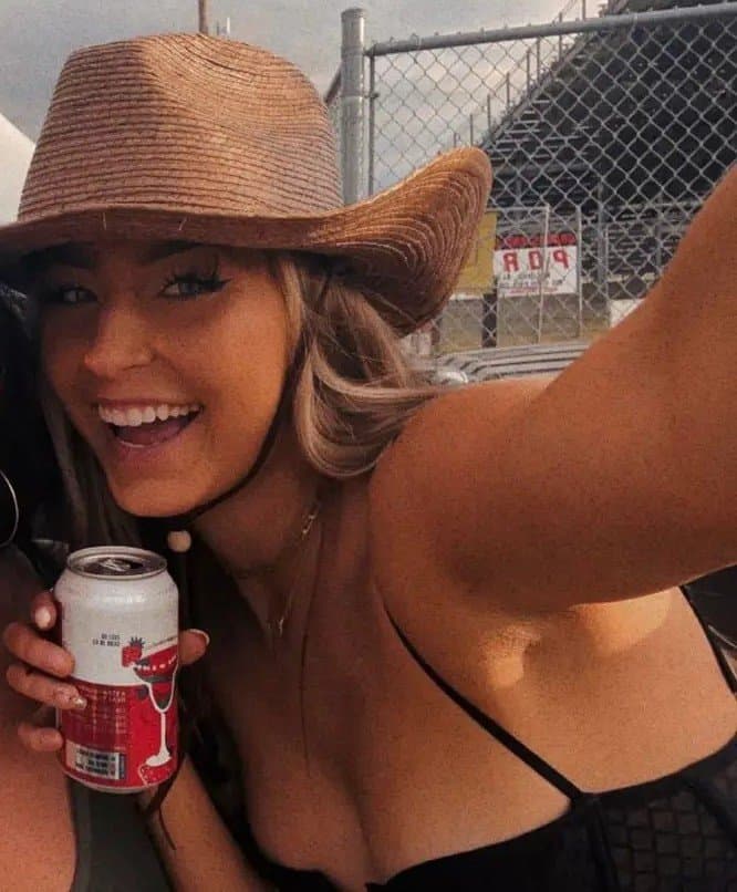 Hot slutty blonde party chic wants you to goon to her skanky whore body