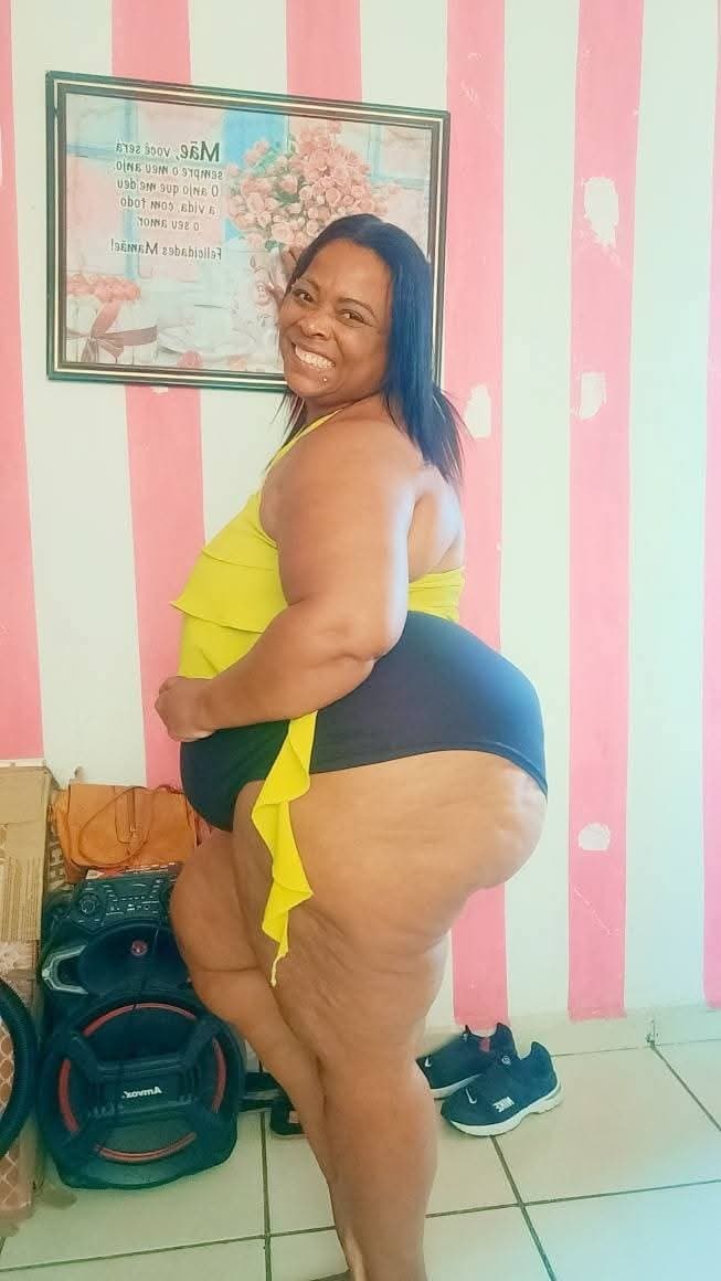 Click to view full size LATINA THICK JUICY CHUNKY SSBBW BIG ASS BOOTY