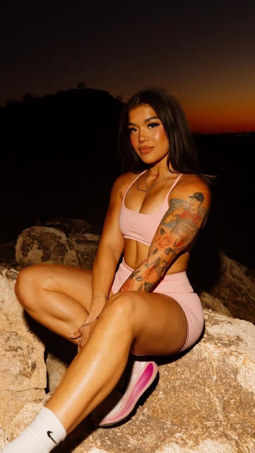 Famous tracy Cortez getting deepthroated ai